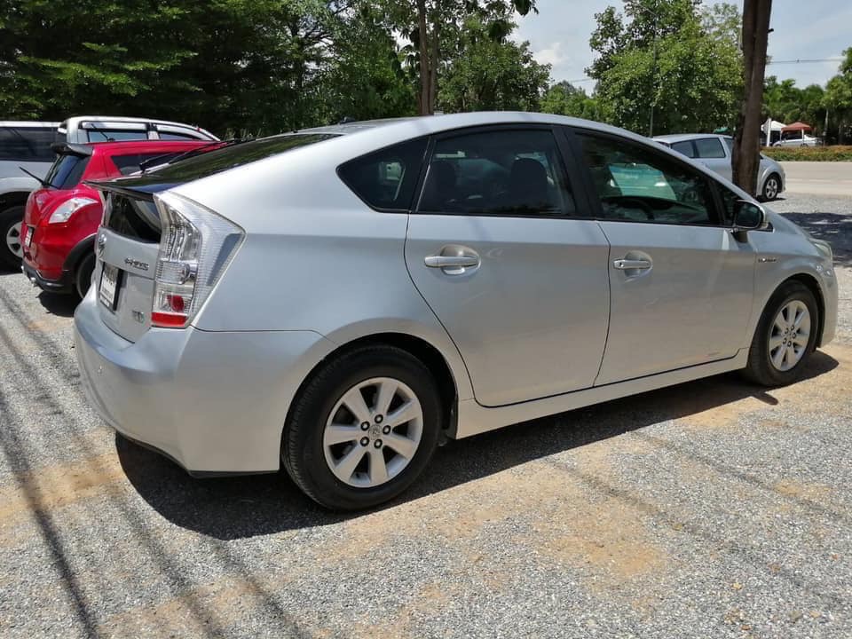 Toyota Prius ปี 2011 สีเงิน (รูปที่ 5)