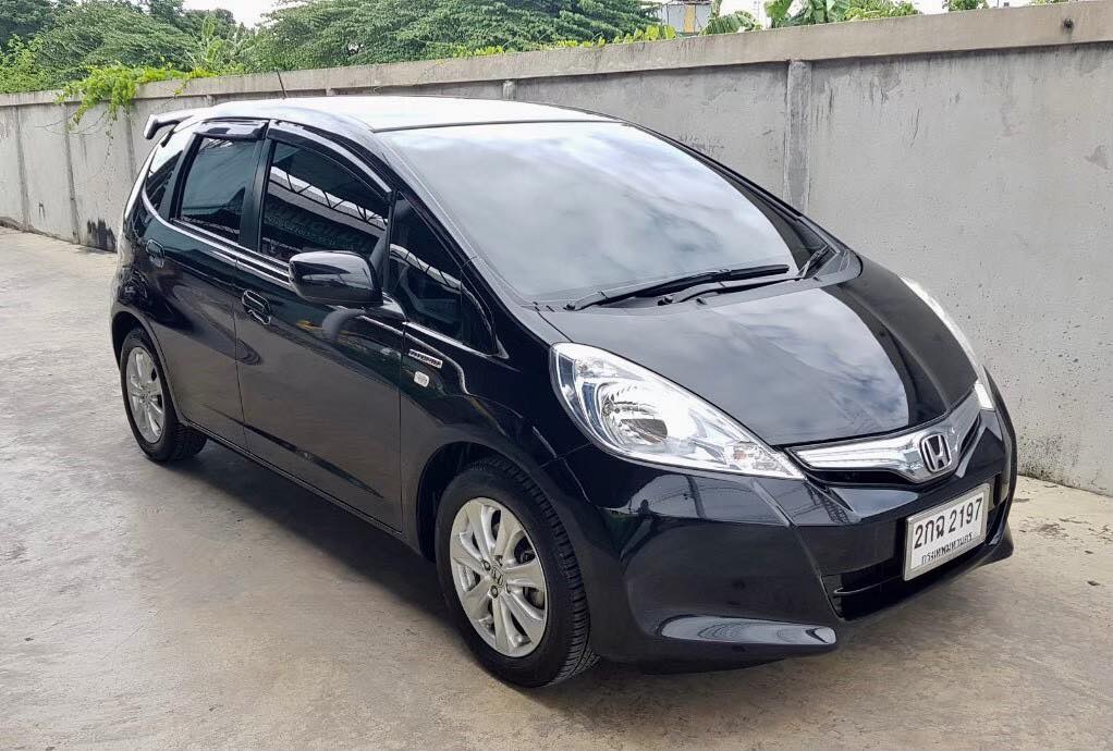 Honda Jazz GE ปี 2013 สีดำ (รูปที่ 2)