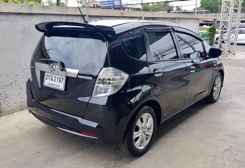 Honda Jazz GE ปี 2013 สีดำ (รูปที่ 4)