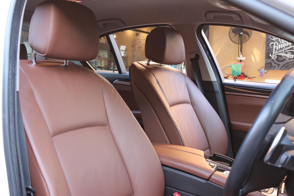 BMW 5 Series F10 525d ปี 2013 สีขาว (รูปที่ 12)