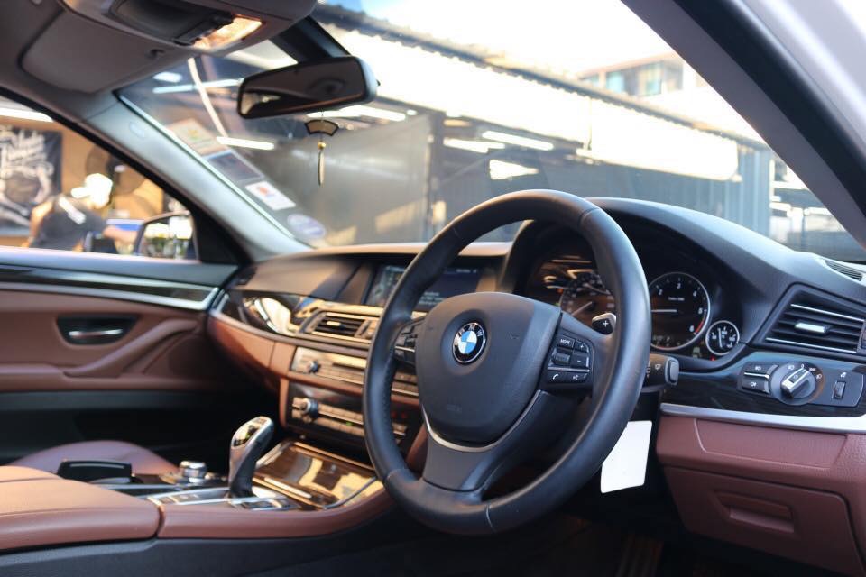 BMW 5 Series F10 525d ปี 2013 สีขาว (รูปที่ 7)