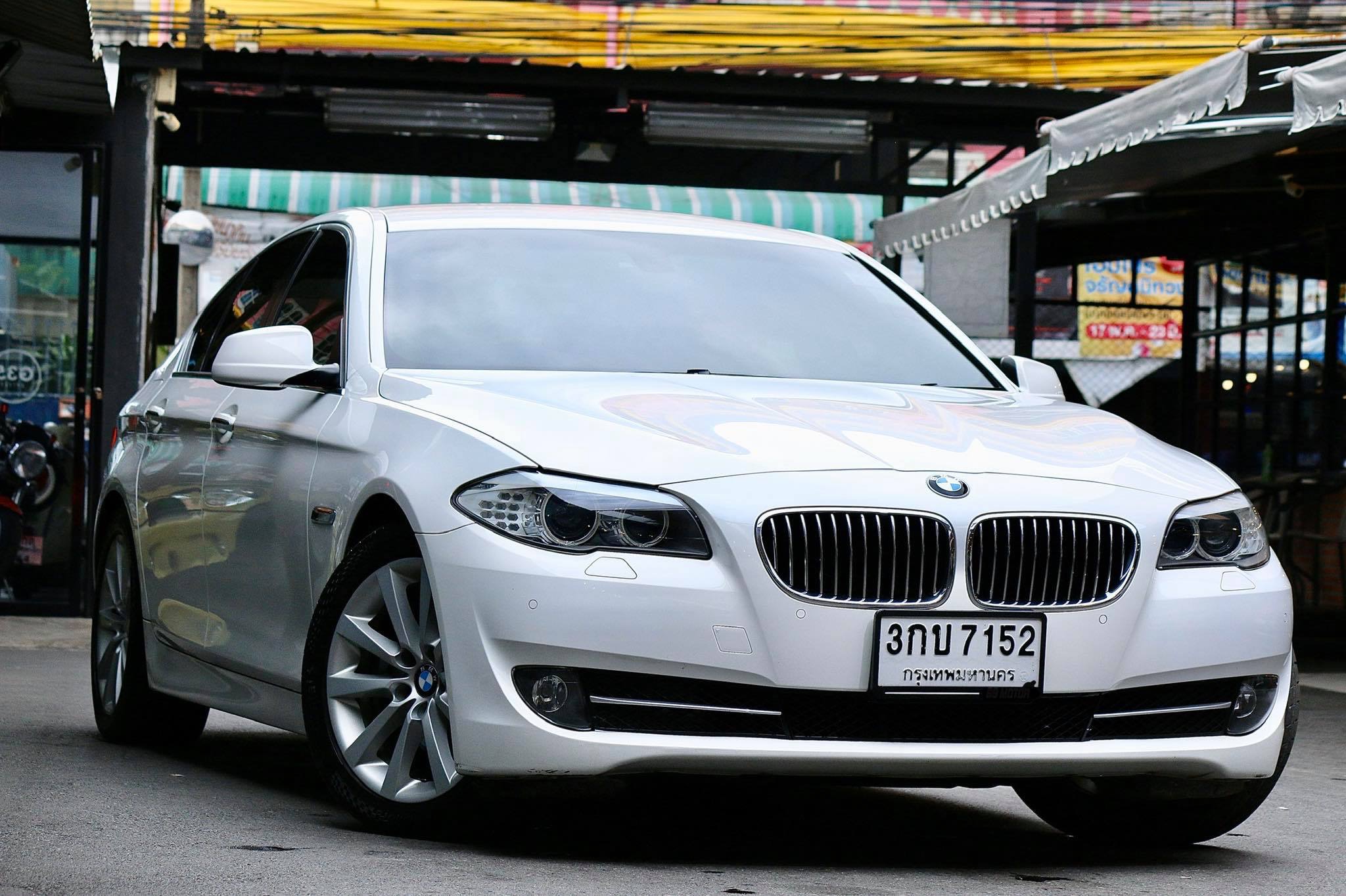 BMW 5 Series F10 525d ปี 2013 สีขาว (รูปที่ 2)