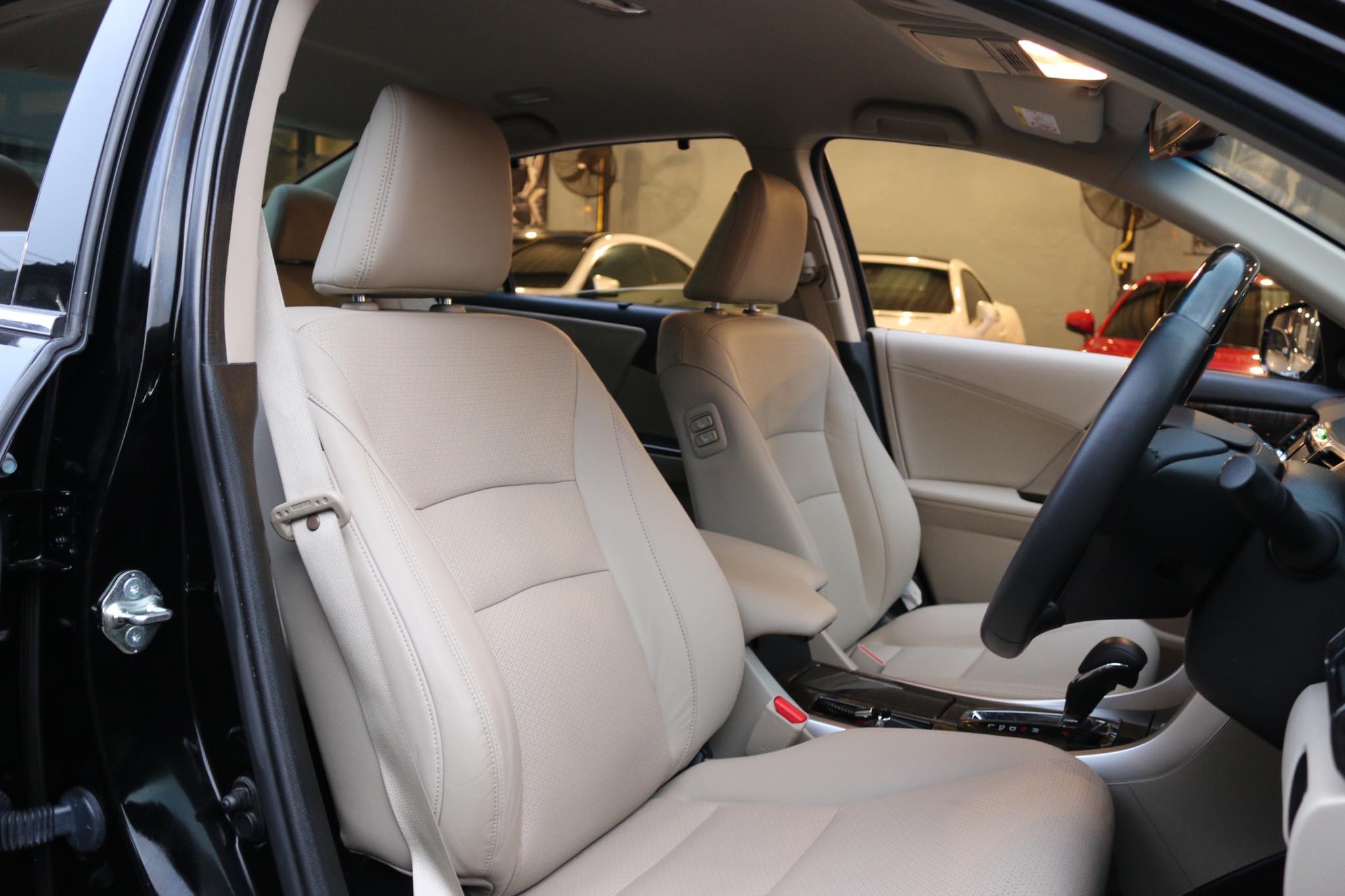Honda Accord Gen 9 ปี 2013 สีดำ (รูปที่ 13)