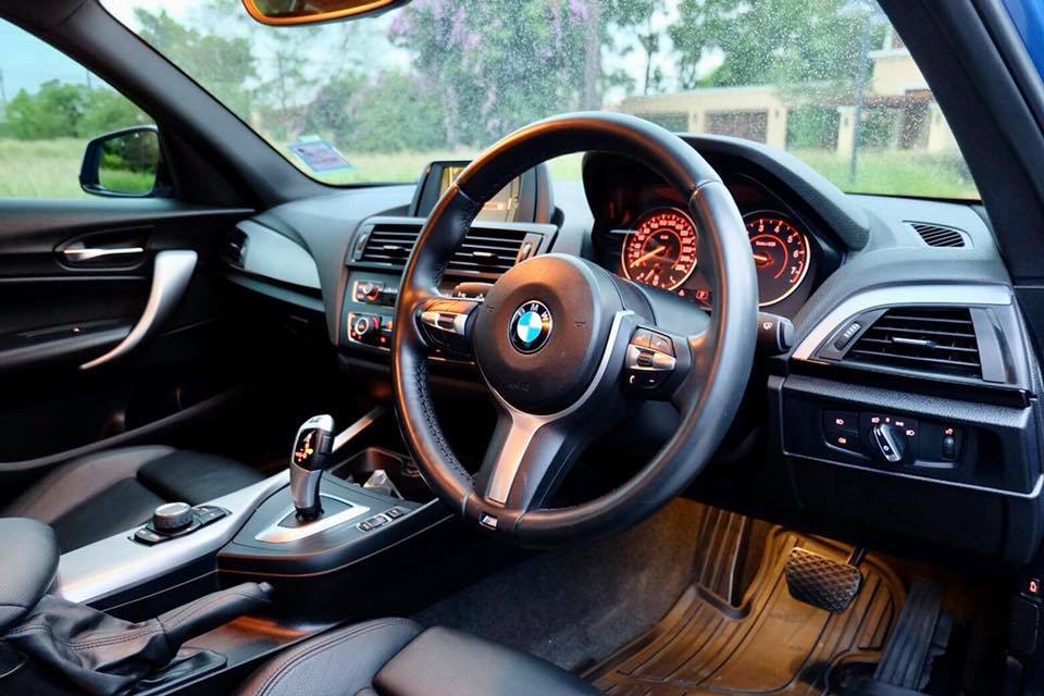 BMW 1 Series F20 116i ปี 2015 สีน้ำเงิน (รูปที่ 10)