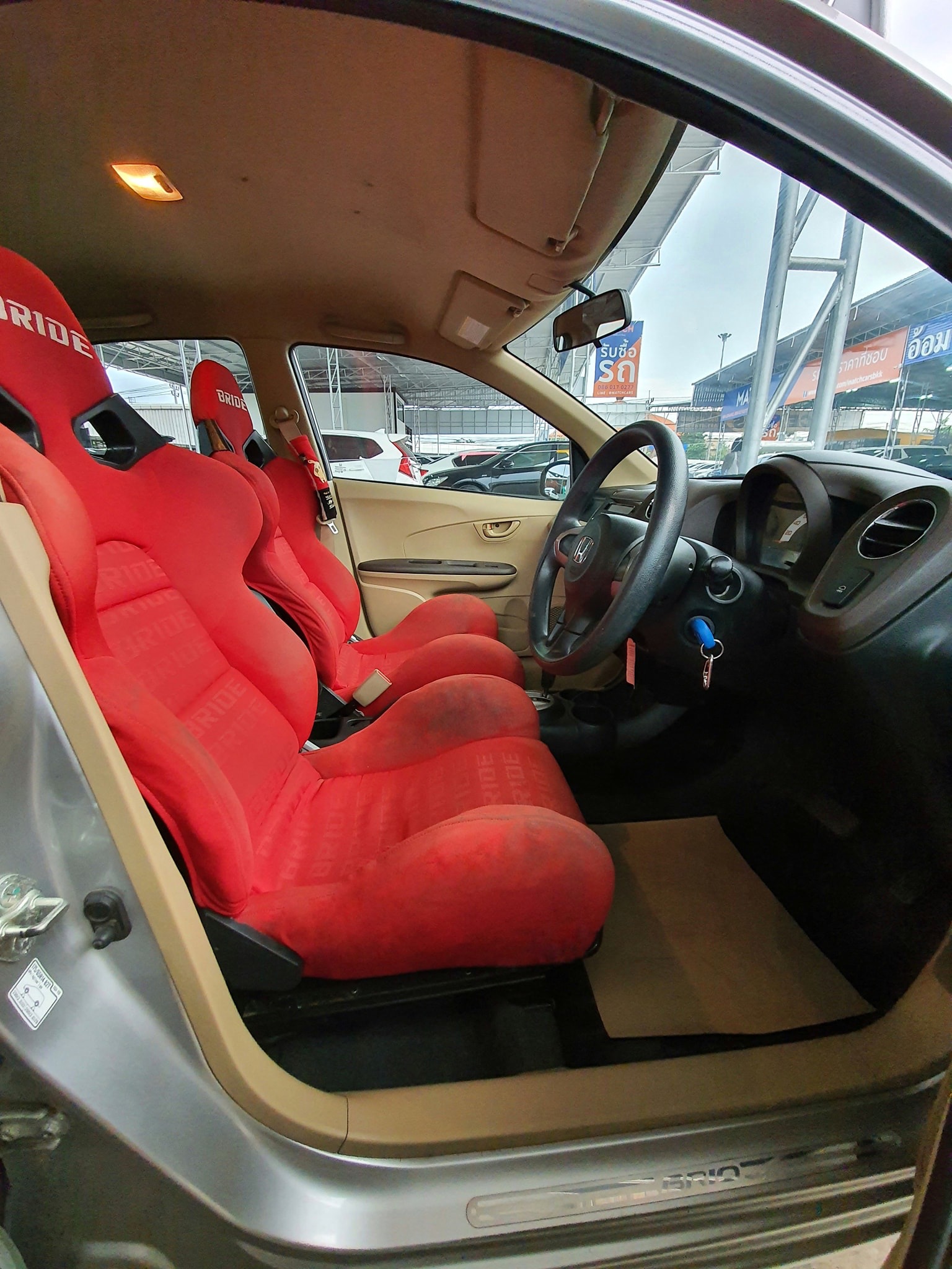 Honda Brio ปี 2013 สีขาว (รูปที่ 5)
