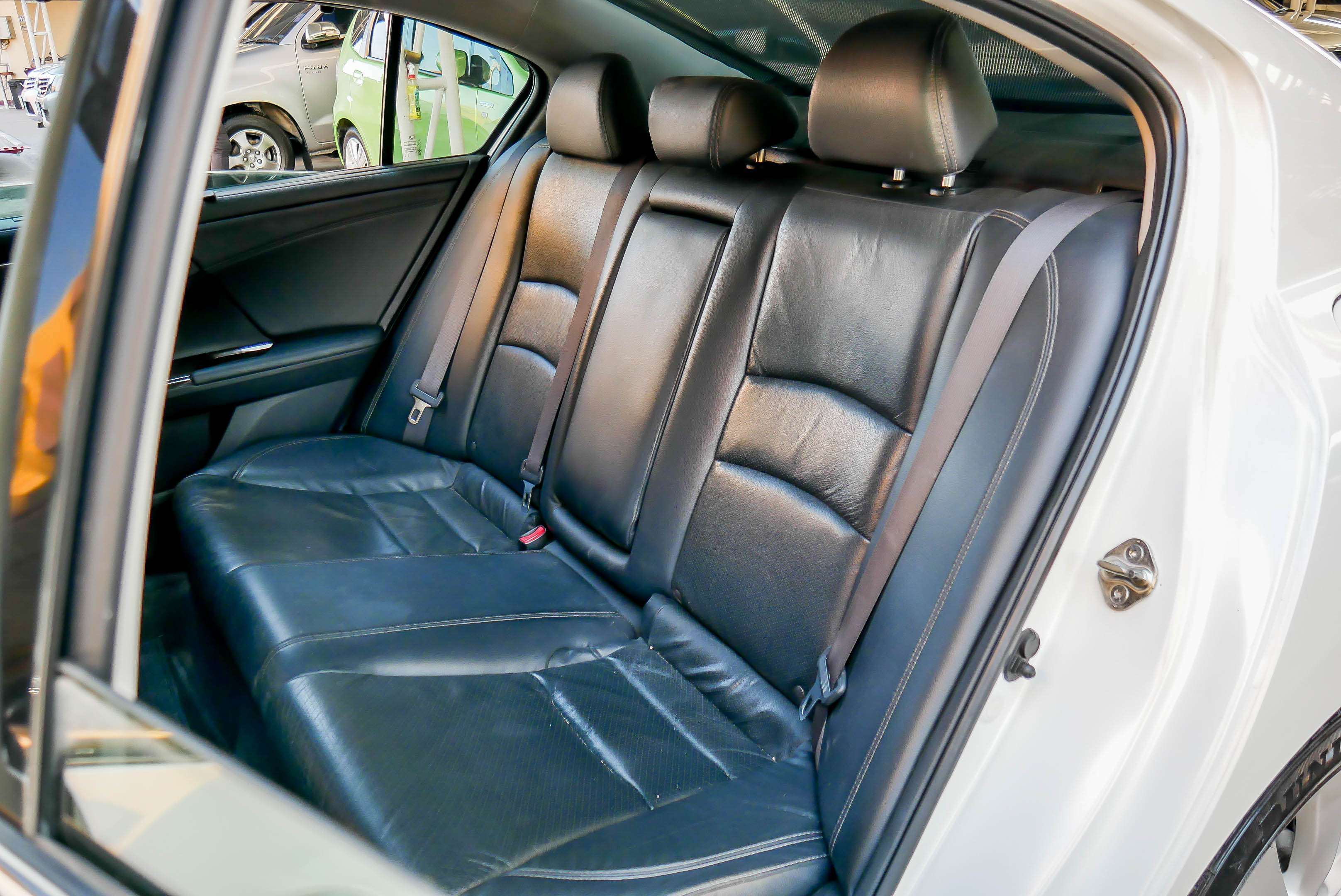 HONDA ACCORD G9 2.0 HYBRID AT ปี 2015 สีขาว (รูปที่ 20)