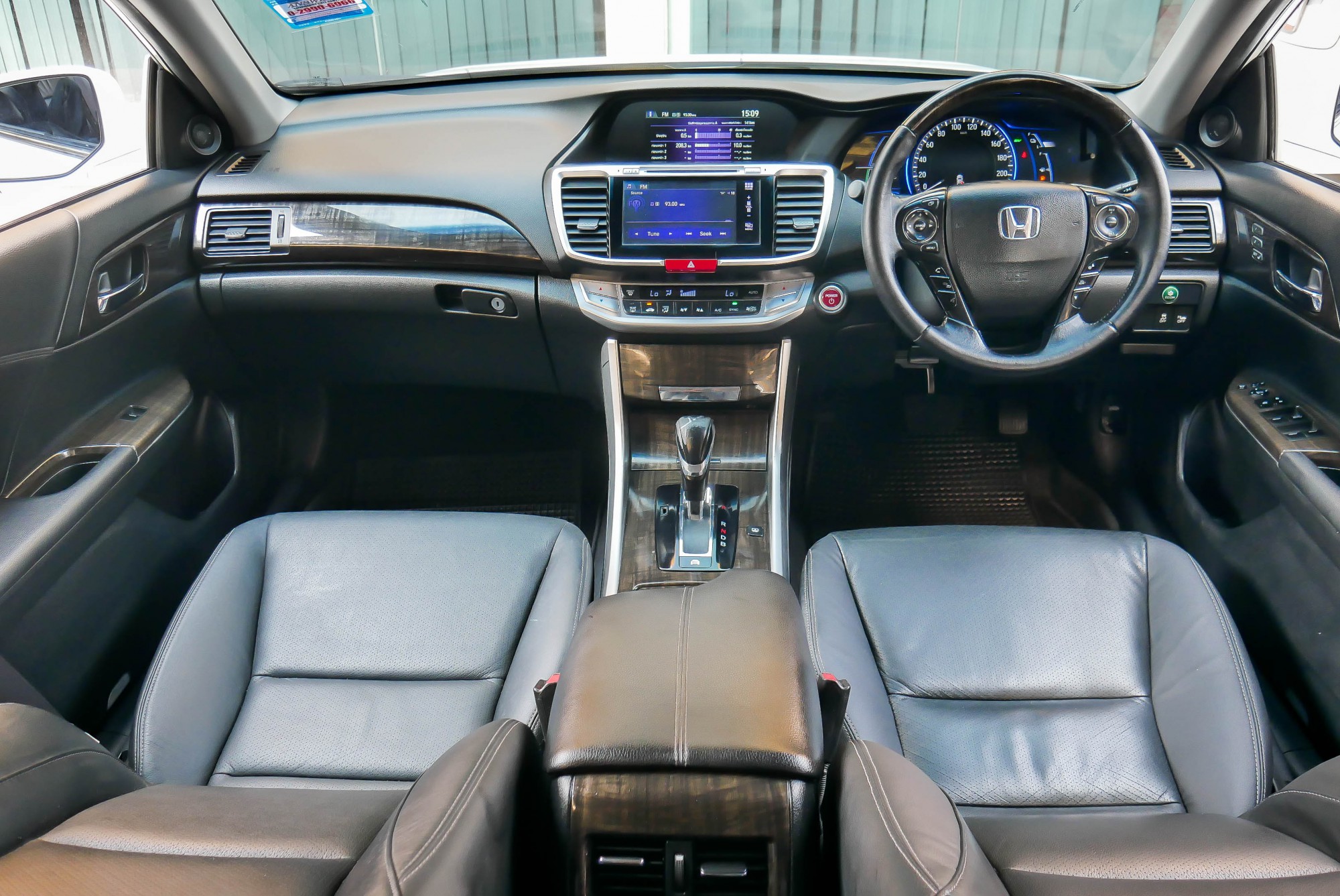 HONDA ACCORD G9 2.0 HYBRID AT ปี 2015 สีขาว (รูปที่ 6)