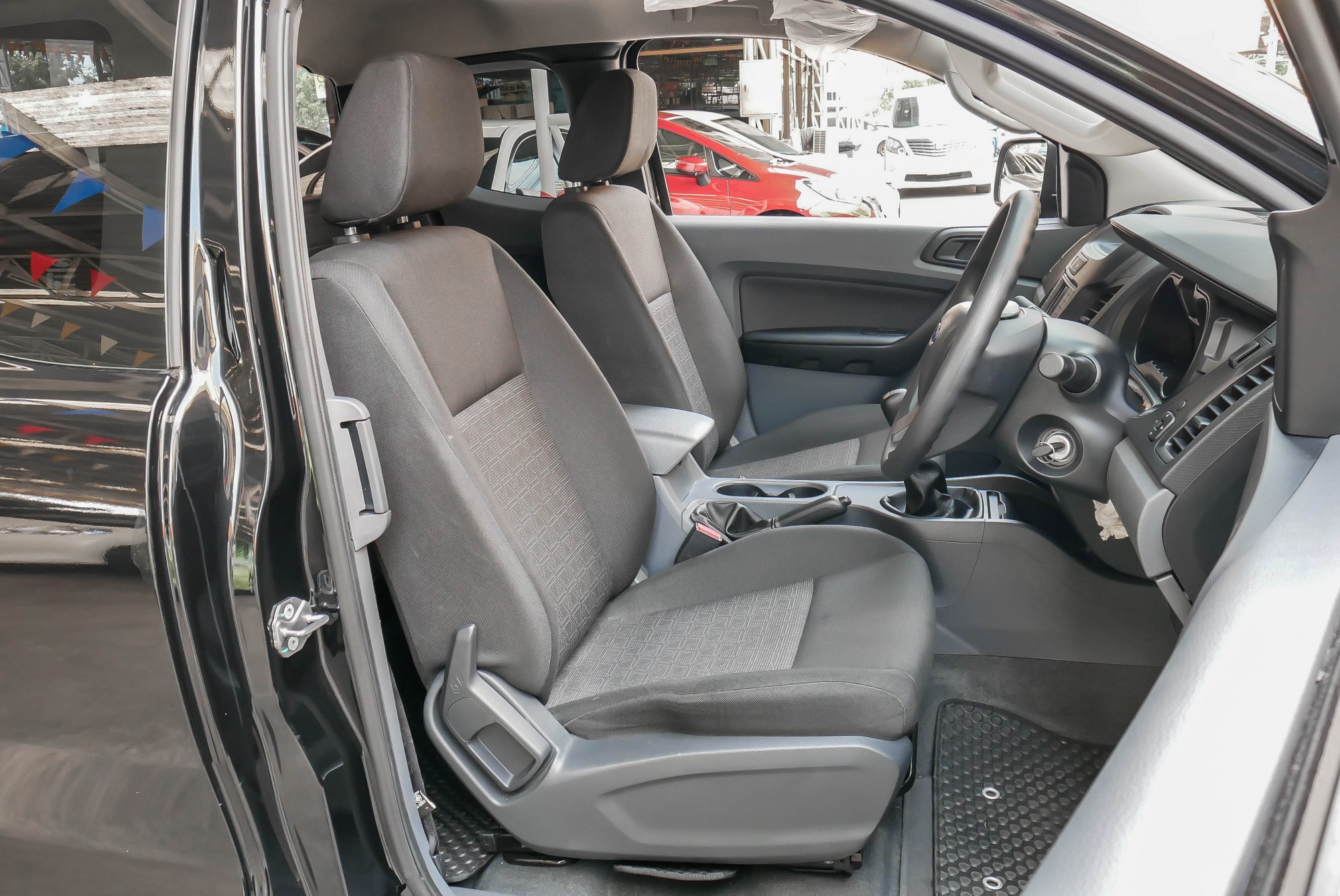 FORD RANGER OPENCAB 2.2 XL MT ปี 2017 สีดำ (รูปที่ 13)