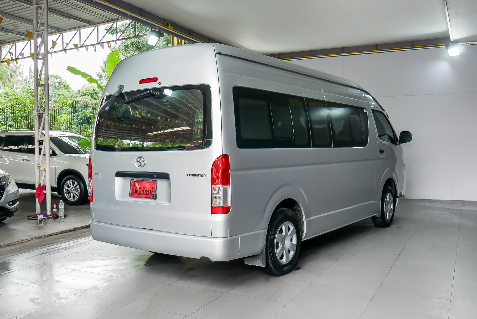 Toyota COMMUTER 3.0 D4D ปี 2014 สีเงิน (รูปที่ 15)