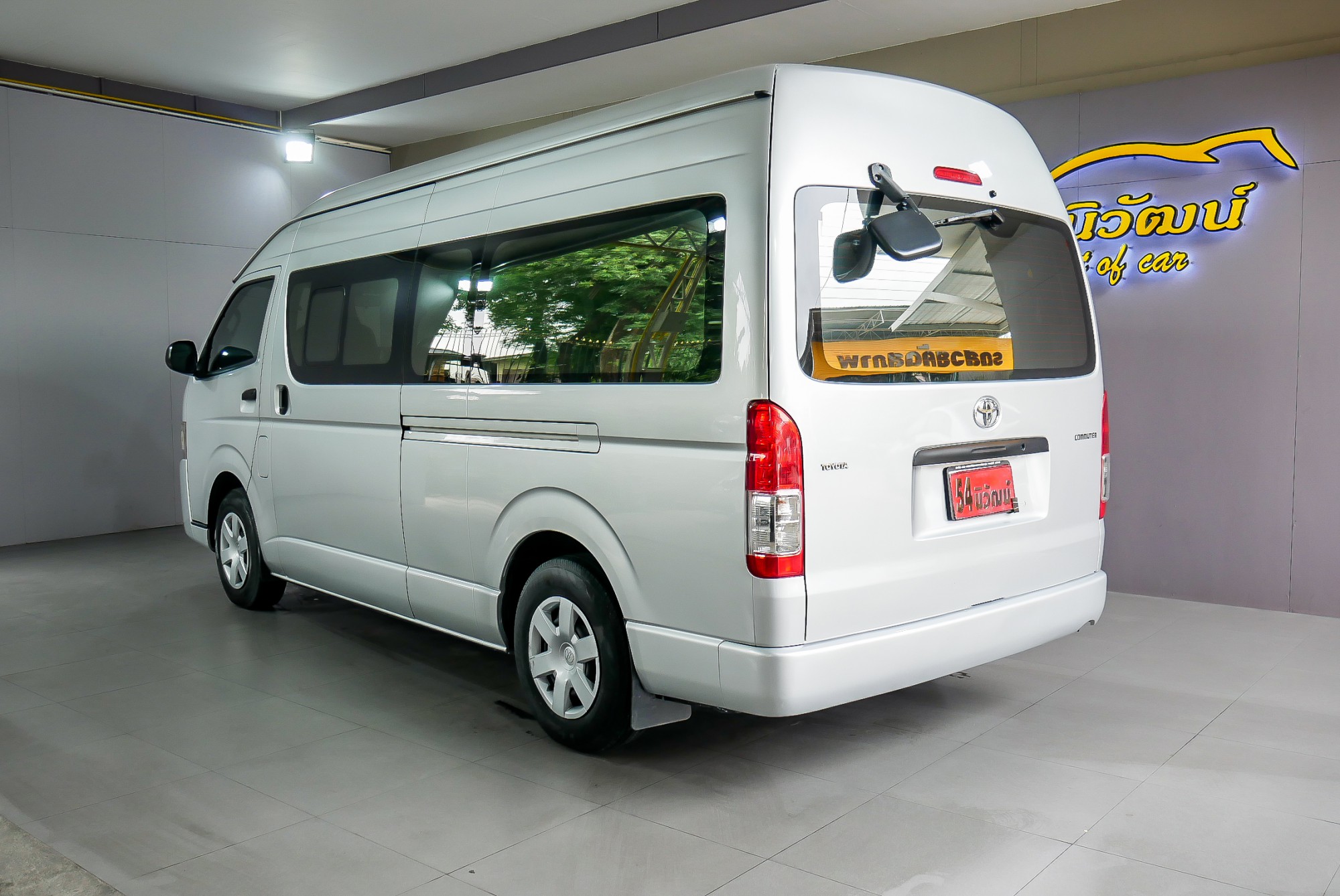 Toyota COMMUTER 3.0 D4D ปี 2014 สีเงิน (รูปที่ 13)