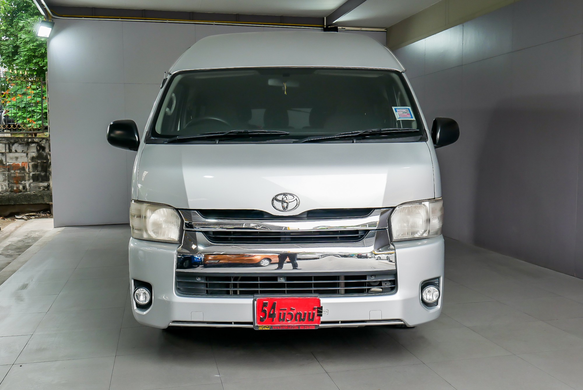 Toyota COMMUTER 3.0 D4D ปี 2014 สีเงิน (รูปที่ 4)