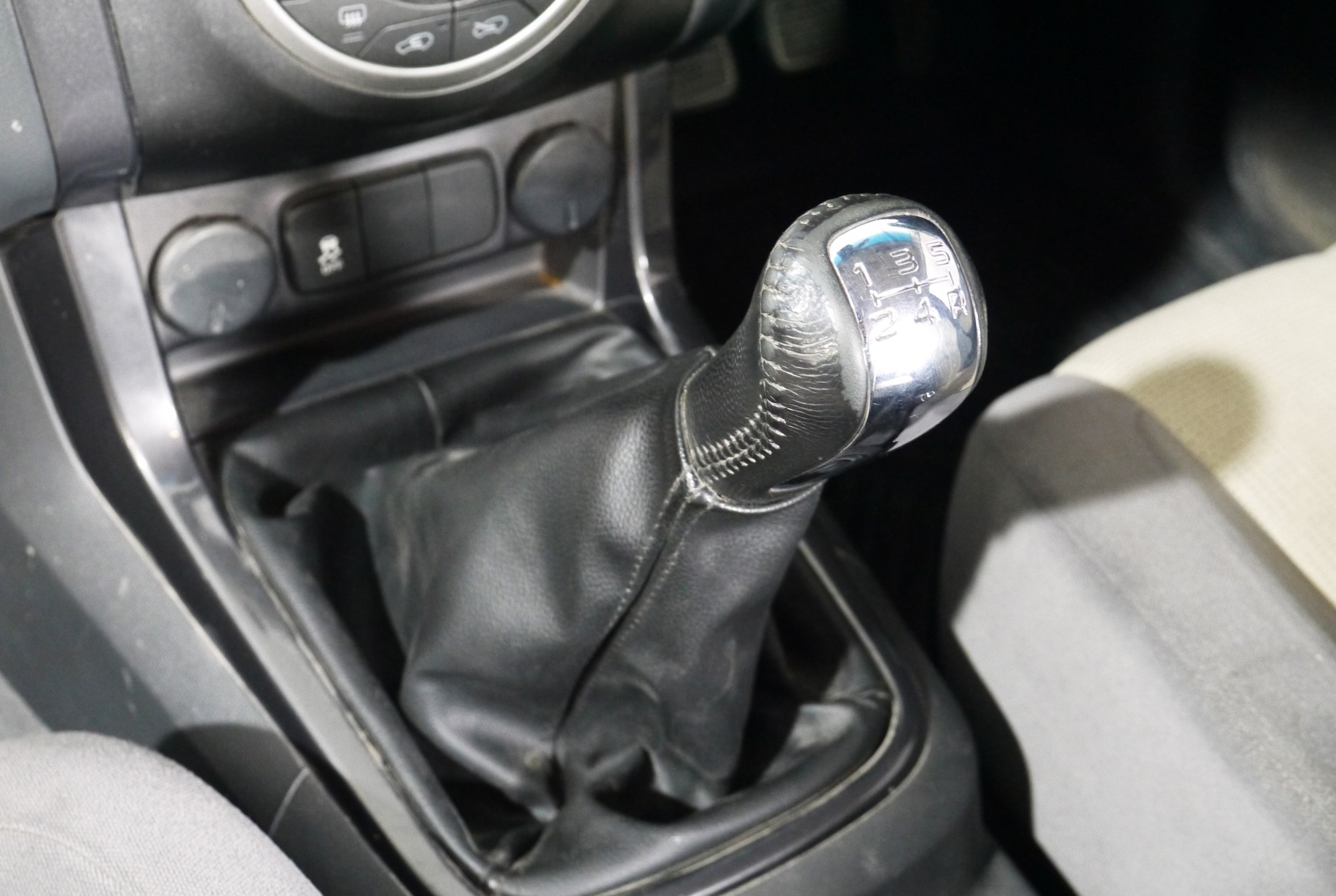 CHEVROLET COLORADO FLEX CAB 2.8 LTZ Z71 MT ปี 2014 (รูปที่ 11)