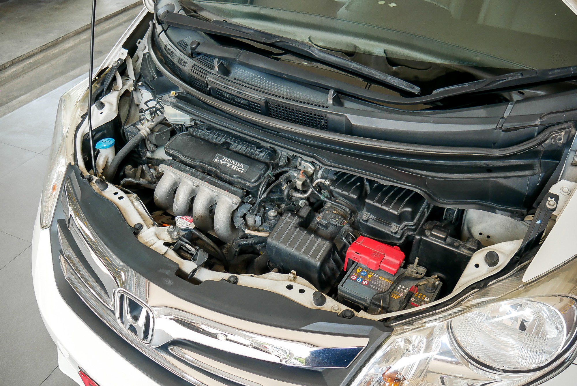 HONDA FREED 1.5 SE MINOR CHANGE ปี 2013 สีขาว (รูปที่ 4)