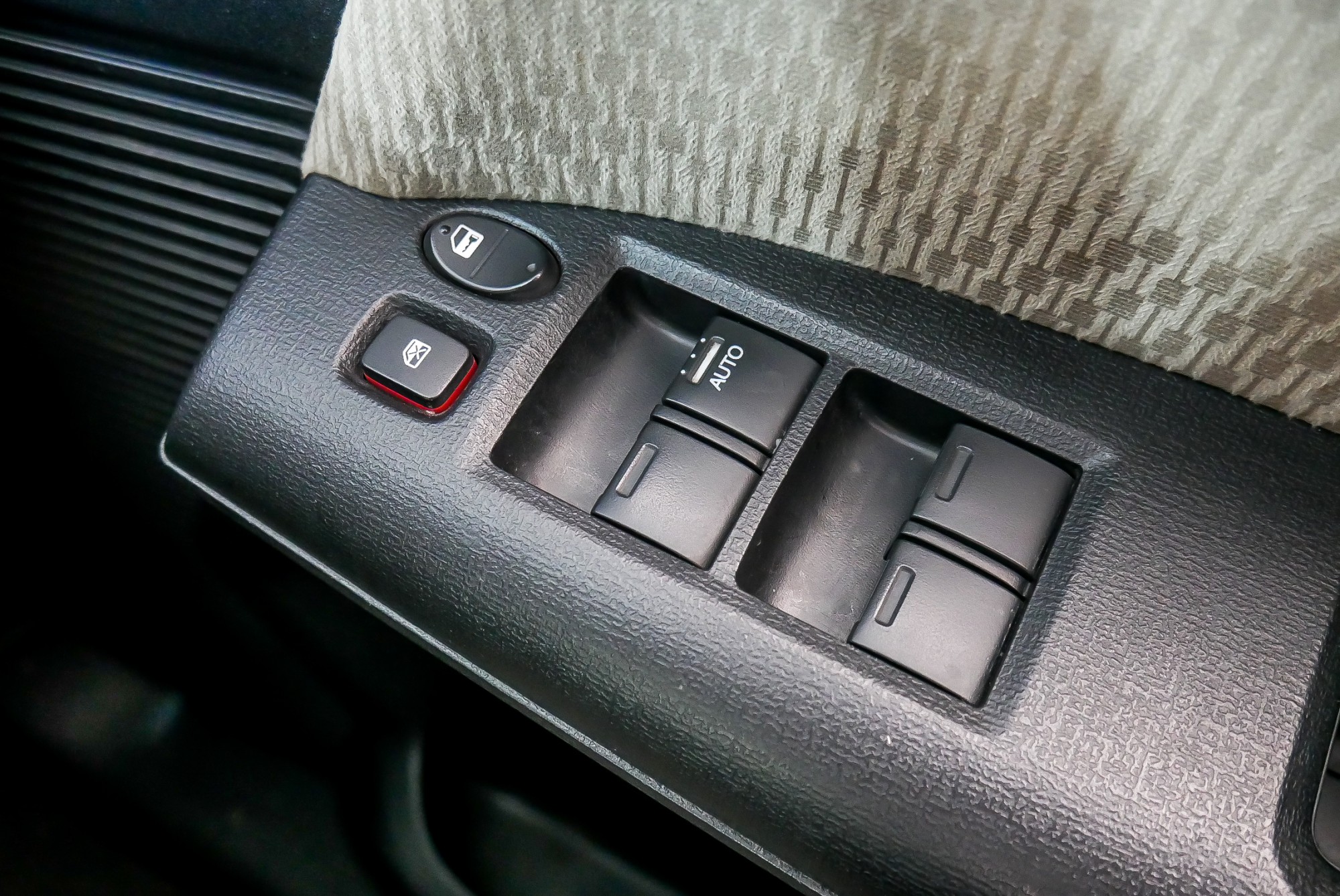 HONDA FREED 1.5 SE MINOR CHANGE ปี 2013 สีขาว (รูปที่ 8)