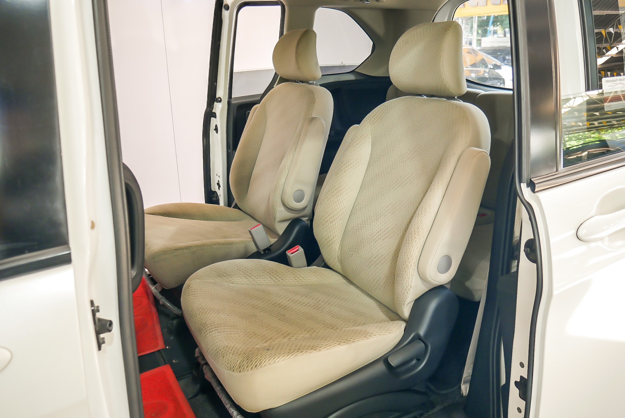 HONDA FREED 1.5 SE MINOR CHANGE ปี 2013 สีขาว (รูปที่ 15)