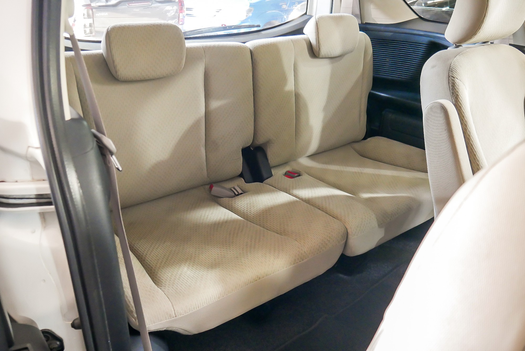 HONDA FREED 1.5 SE MINOR CHANGE ปี 2013 สีขาว (รูปที่ 14)