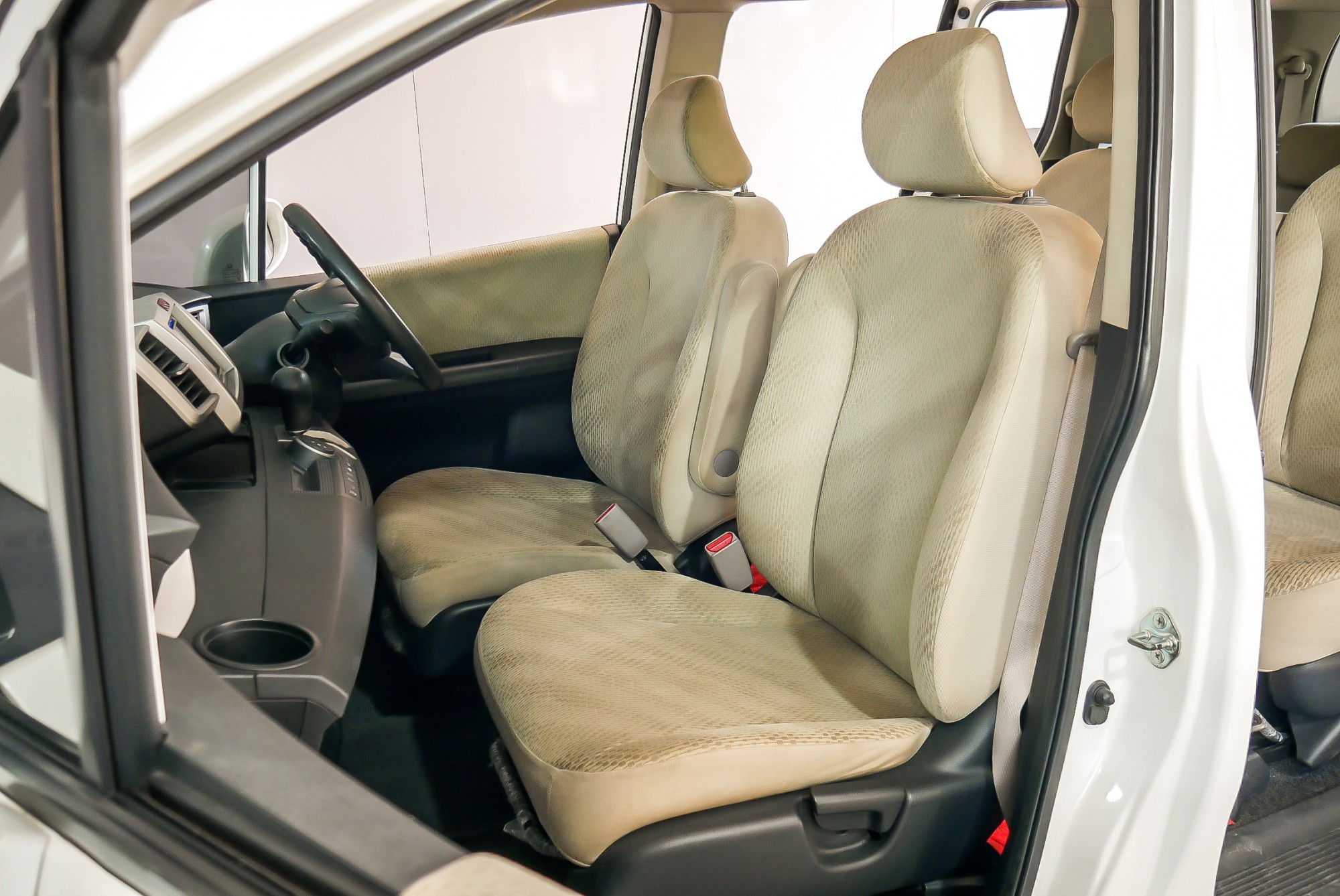 HONDA FREED 1.5 SE MINOR CHANGE ปี 2013 สีขาว (รูปที่ 6)