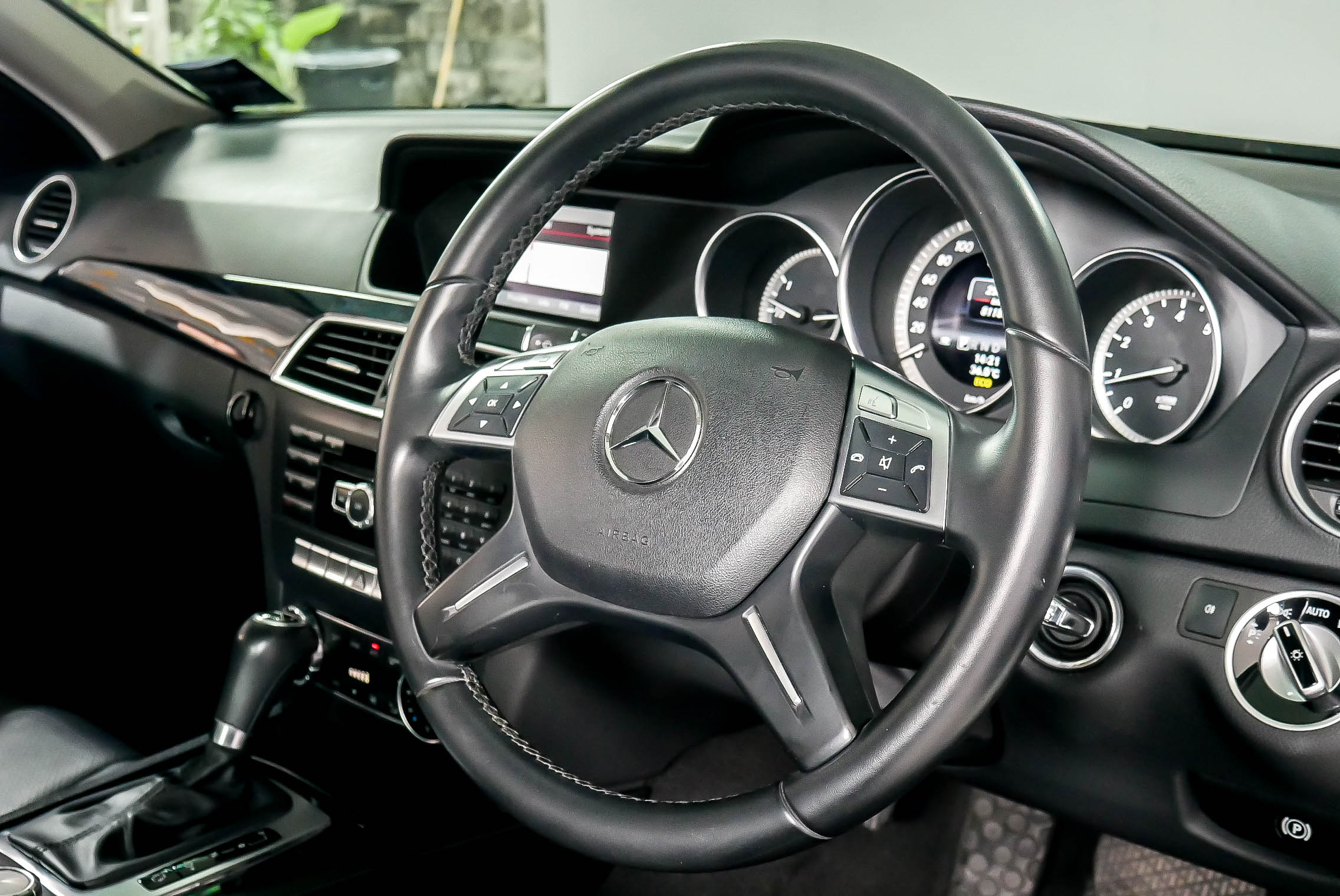 MERCEDES BENZ C200 W204 1.8 CGI BE STYLE AT ปี 2014 สีขาว (รูปที่ 9)