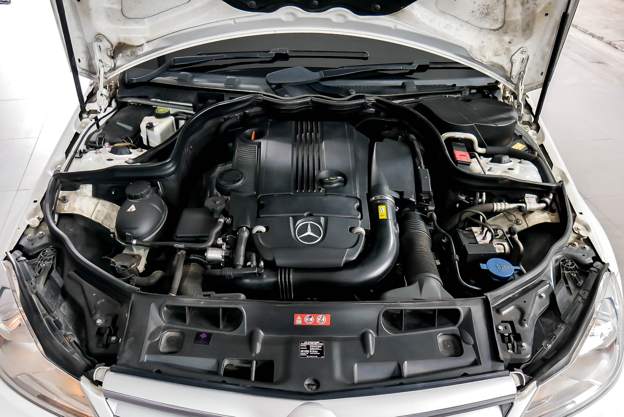 MERCEDES BENZ C200 W204 1.8 CGI BE STYLE AT ปี 2014 สีขาว (รูปที่ 4)