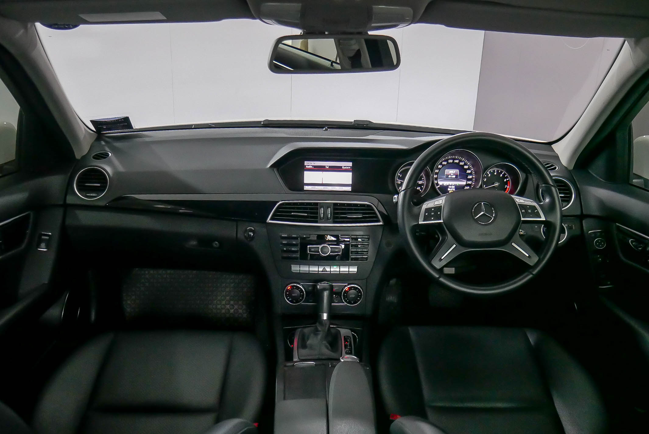 MERCEDES BENZ C200 W204 1.8 CGI BE STYLE AT ปี 2014 สีขาว (รูปที่ 6)