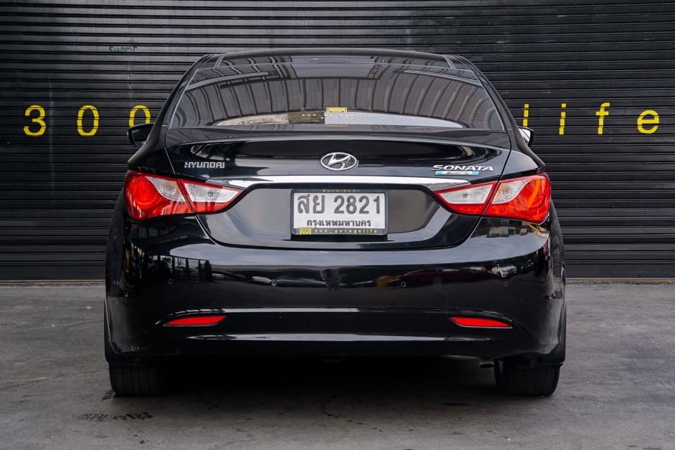 Hyundai Sonata ปี 2012 สีดำ (รูปที่ 4)