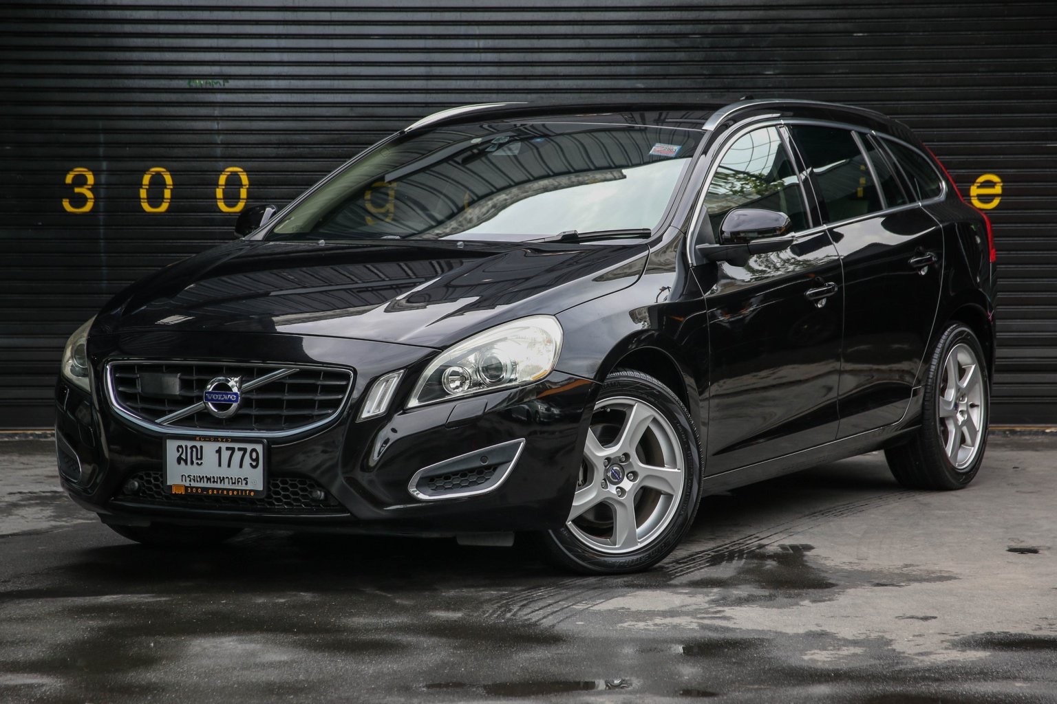 Volvo V60 ปี 2012 สีดำ