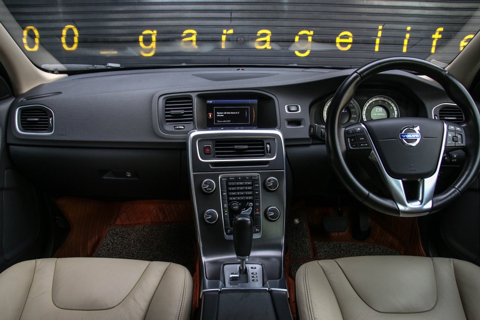Volvo V60 ปี 2012 สีดำ (รูปที่ 9)
