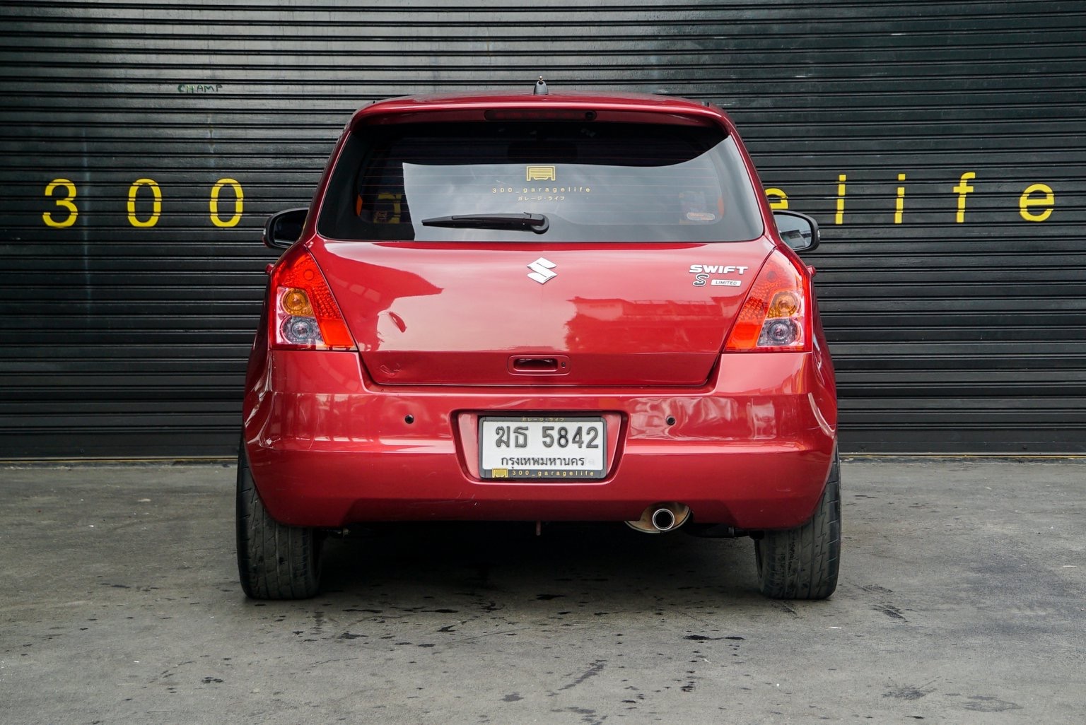 Suzuki Swift ปี 2012 สีแดง (รูปที่ 4)