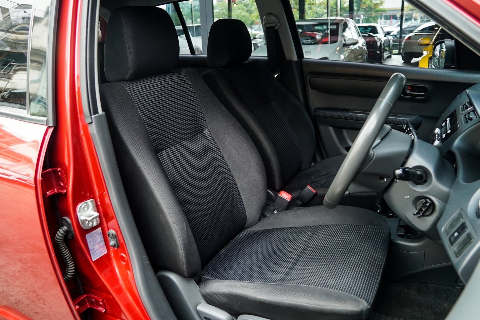 Suzuki Swift ปี 2012 สีแดง (รูปที่ 10)