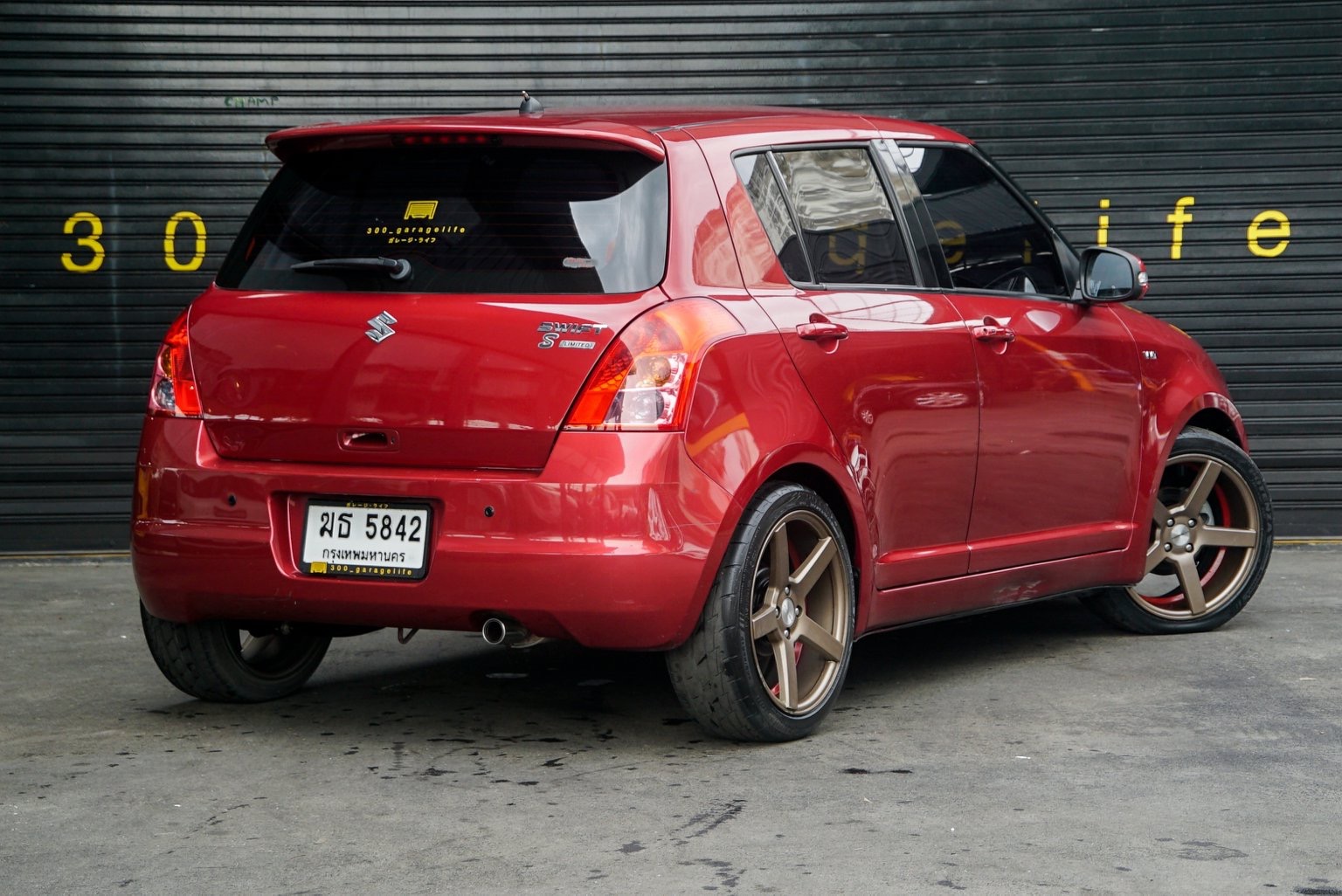 Suzuki Swift ปี 2012 สีแดง (รูปที่ 2)