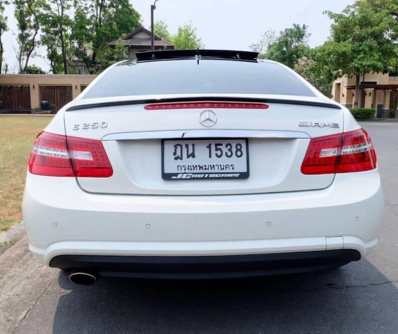 Mercedes-Benz E-Class C207 E250 ปี 2010 สีขาว