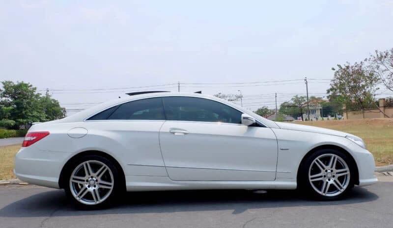 Mercedes-Benz E-Class C207 E250 ปี 2010 สีขาว