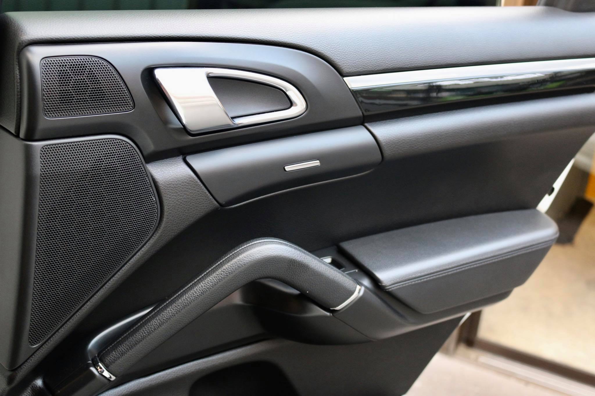 Porsche Cayenne ปี 2012 สีขาว (รูปที่ 19)