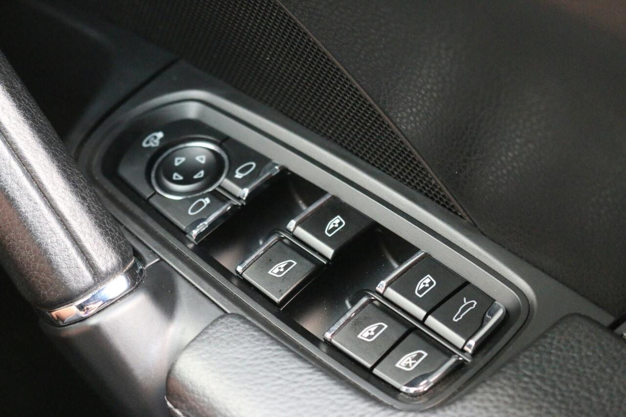 Porsche Cayenne ปี 2012 สีขาว (รูปที่ 28)