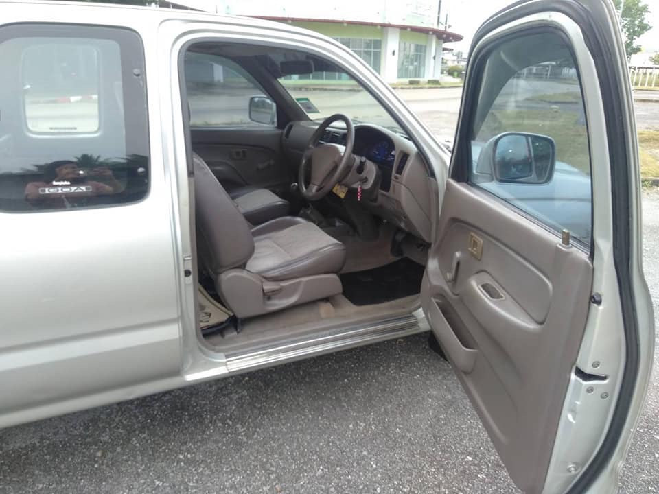 Toyota Hilux Tiger Extra cab ปี 2004 สีเงิน (รูปที่ 12)