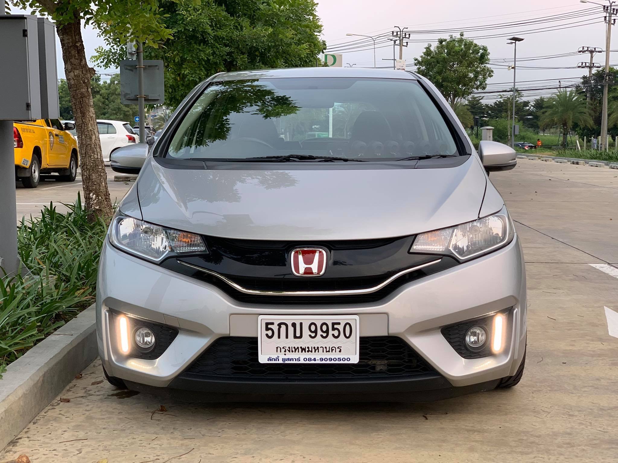 Honda Jazz GK ปี 2016 สีเงิน (รูปที่ 7)