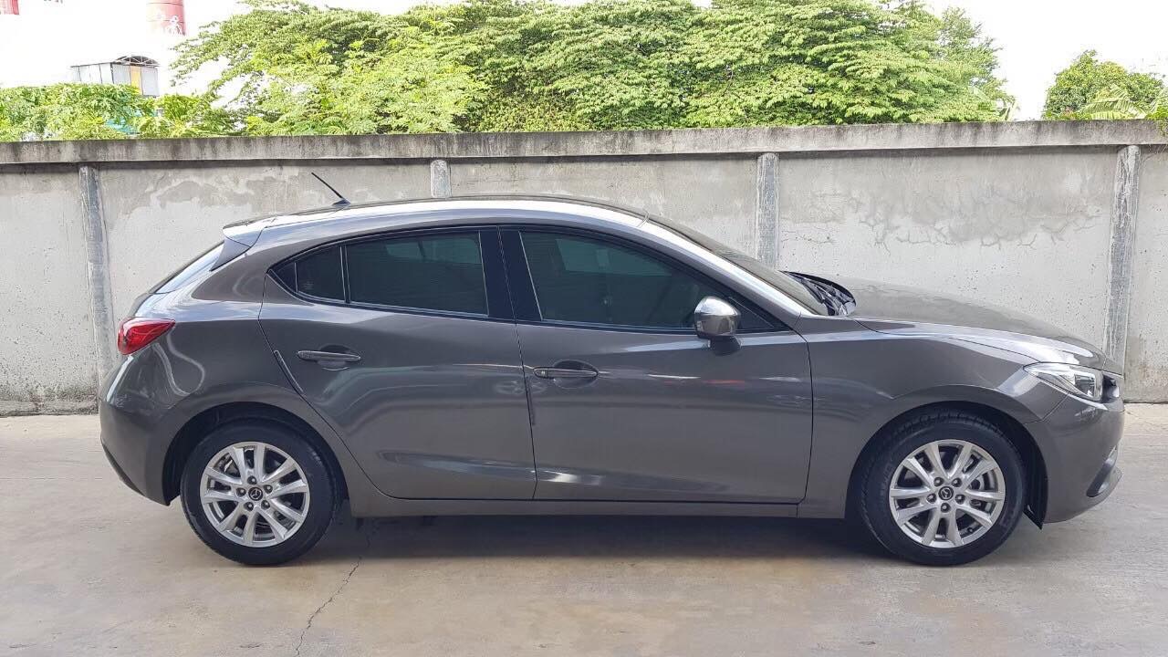 Mazda 3 Hatchback ปี 2015 สีเทา (รูปที่ 4)