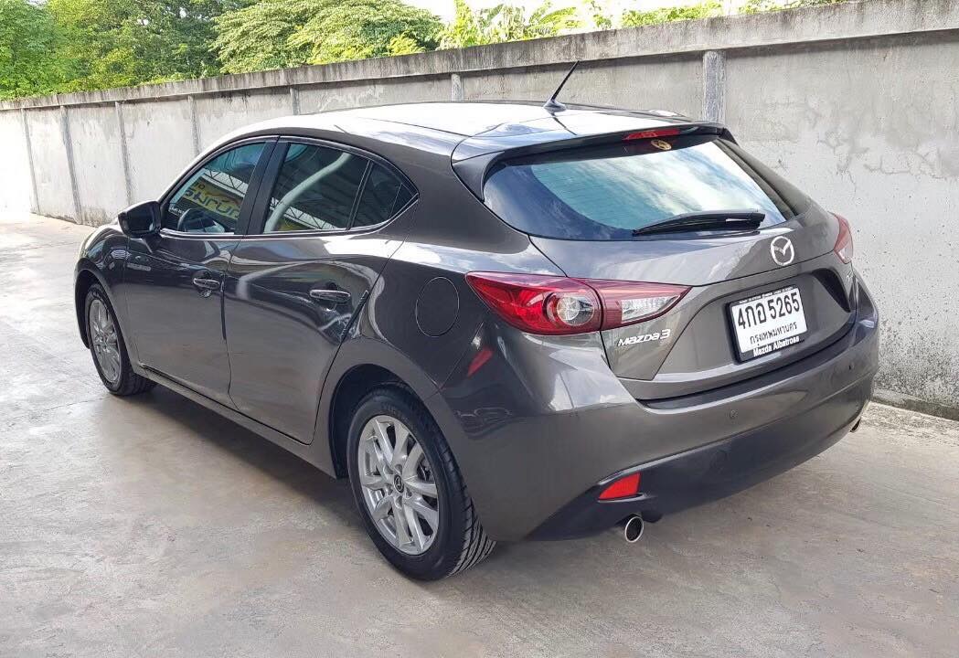 Mazda 3 Hatchback ปี 2015 สีเทา (รูปที่ 6)