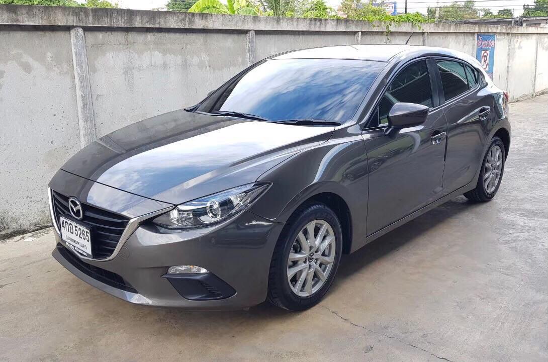 Mazda 3 Hatchback ปี 2015 สีเทา