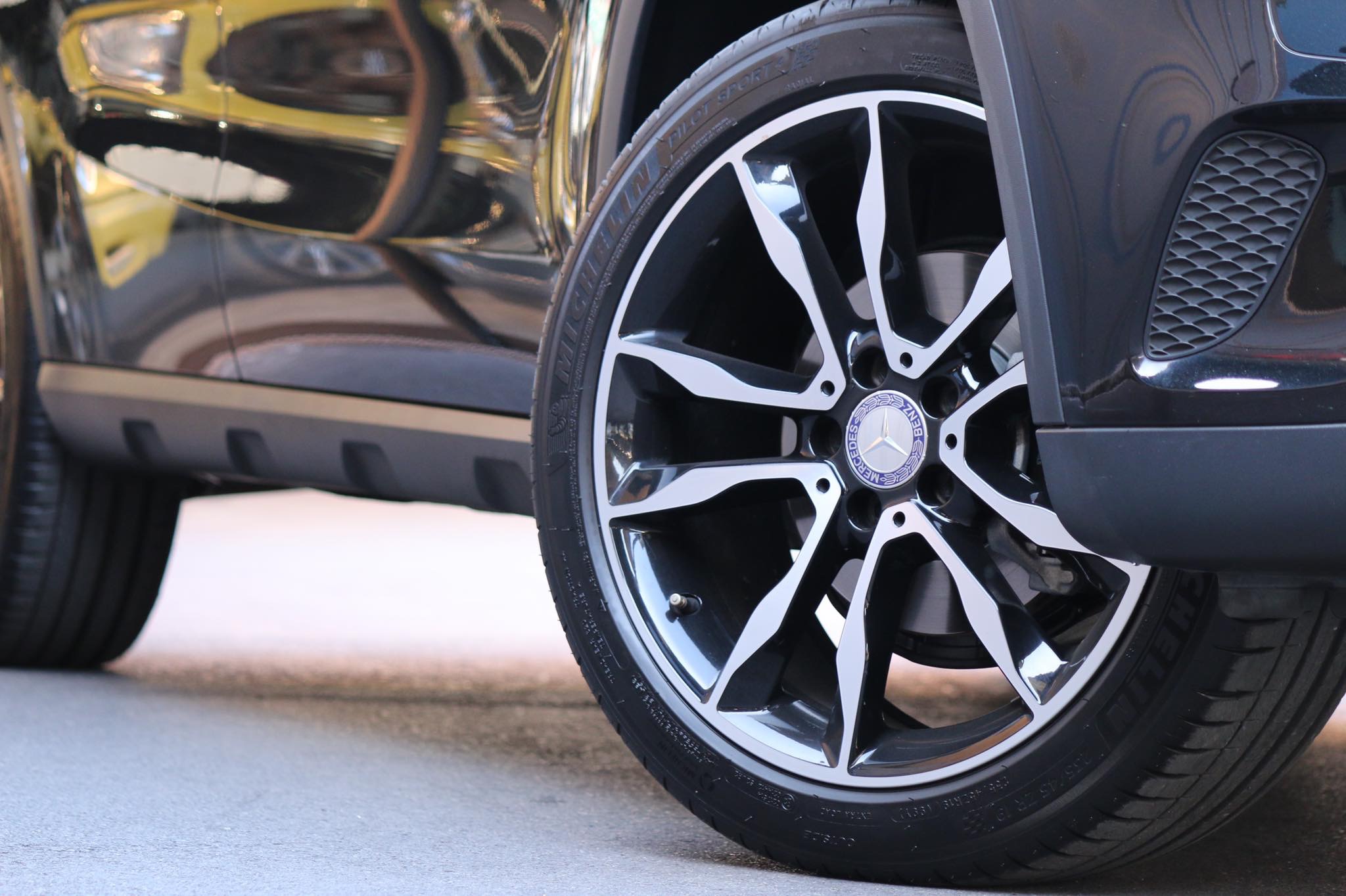 Mercedes-Benz GLA-Class X156 GLA200 ปี 2015 สีดำ (รูปที่ 8)