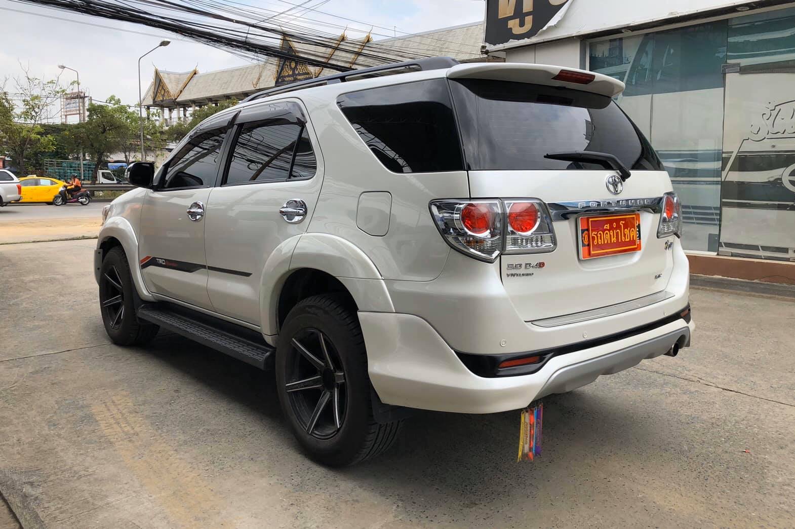 Toyota Fortuner ไมเนอร์เชนจ์ 2 ปี 2012 สีขาว (รูปที่ 5)