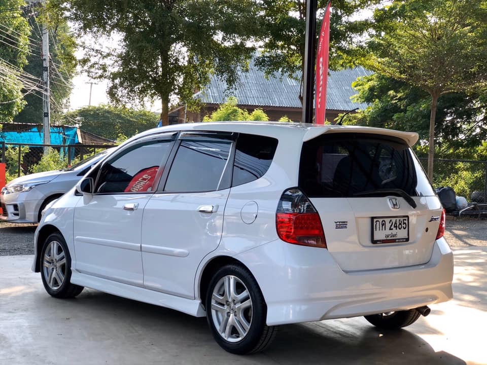 Honda Jazz GD ปี 2007 สีขาว (รูปที่ 3)