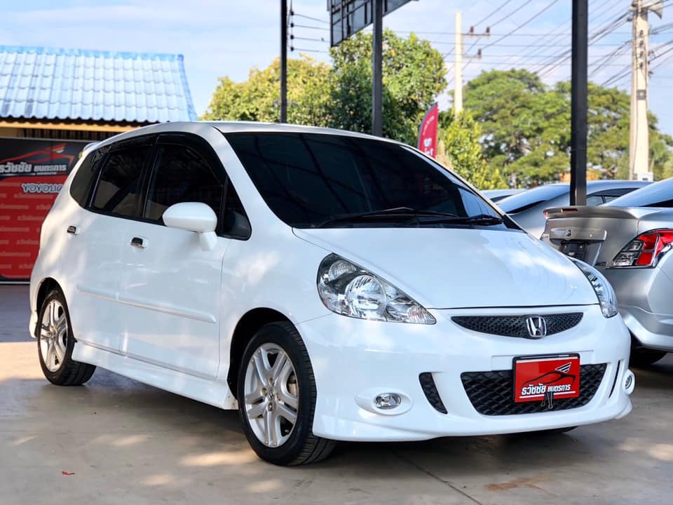 Honda Jazz GD ปี 2007 สีขาว (รูปที่ 2)