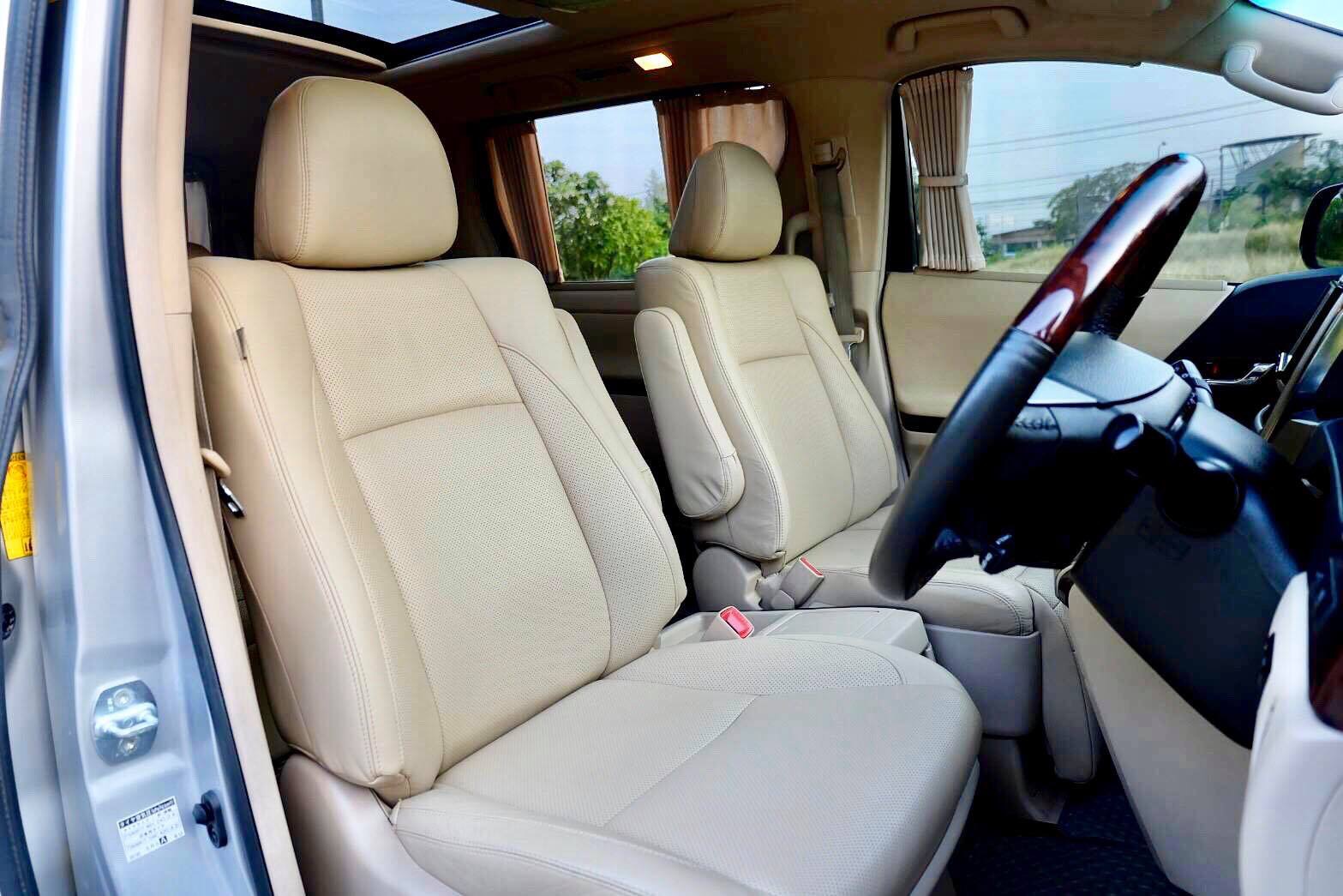 Toyota Vellfire ปี 2012 สีเงิน (รูปที่ 11)