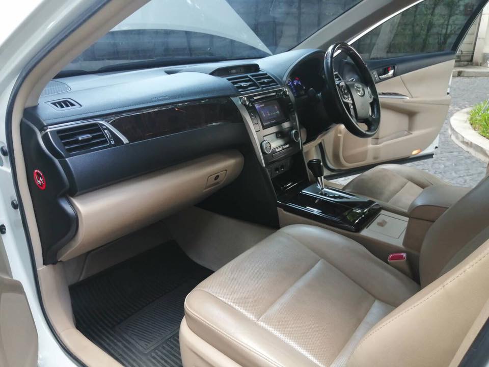 Toyota Camry (XV50) โฉมแรก 12-15 ปี 2012 สีขาว (รูปที่ 5)