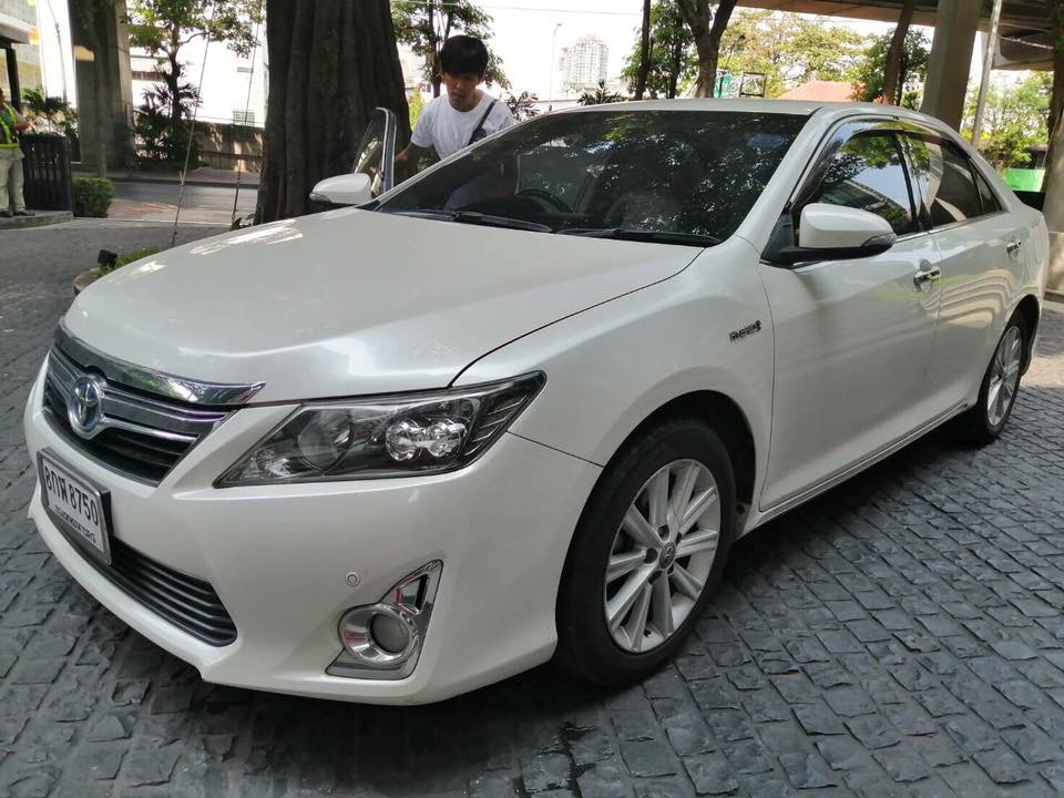 Toyota Camry (XV50) โฉมแรก 12-15 ปี 2012 สีขาว