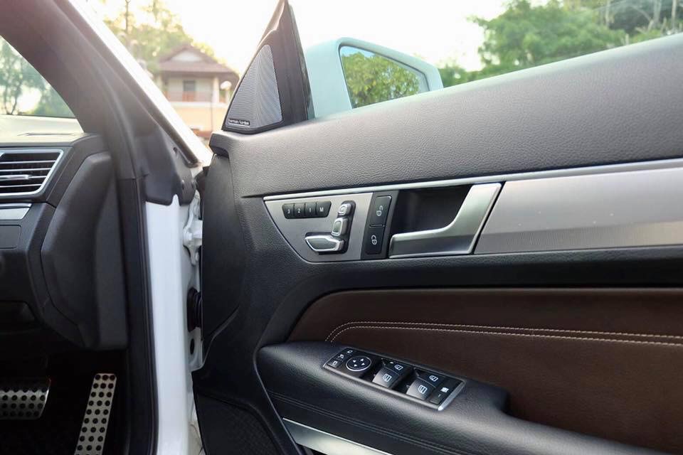 Mercedes-Benz E-Class C207 E200 ปี 2015 สีขาว (รูปที่ 11)