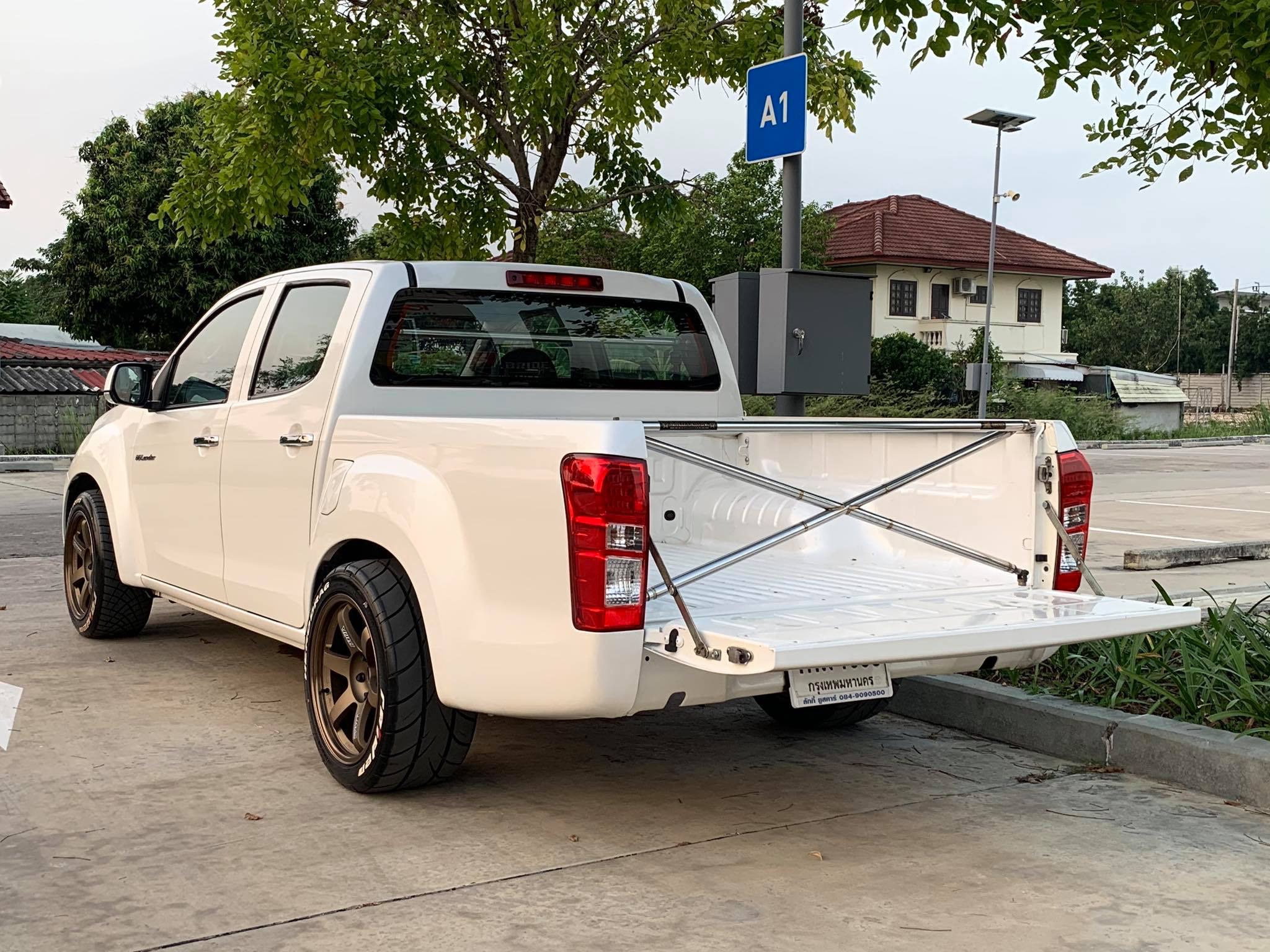 Isuzu D-Max Hi-Lander (4 ประตู) ปี 2012 สีขาว (รูปที่ 8)