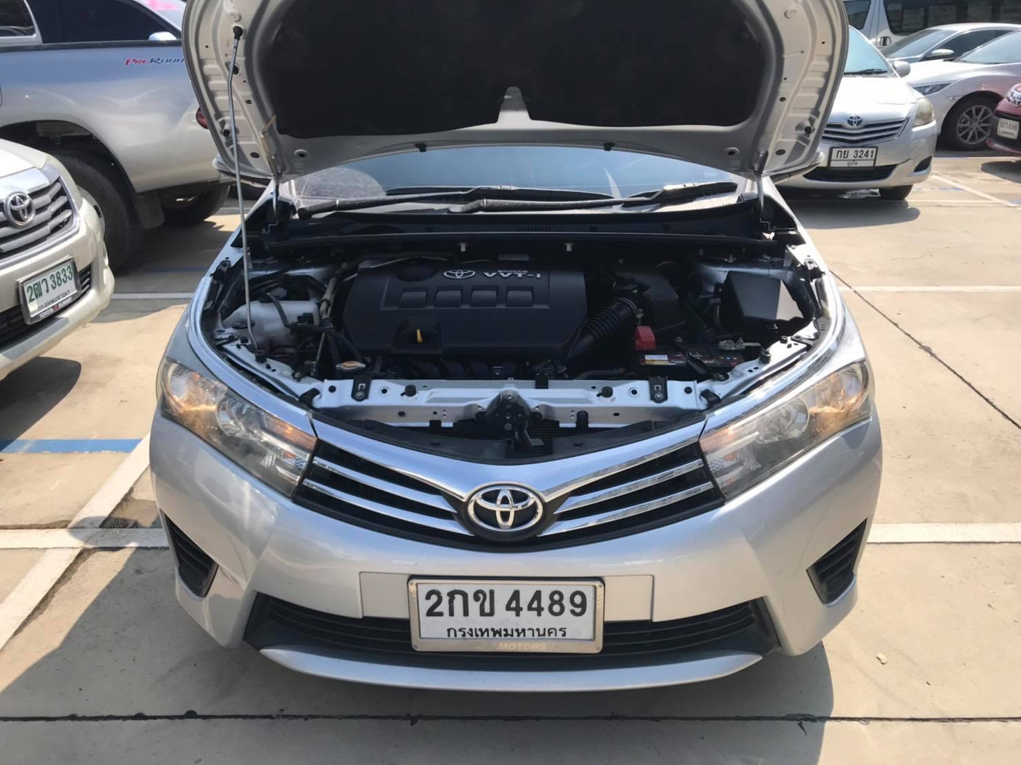 Toyota Corolla Altis โฉม 14-16 ปี 2014 สีเงิน (รูปที่ 4)