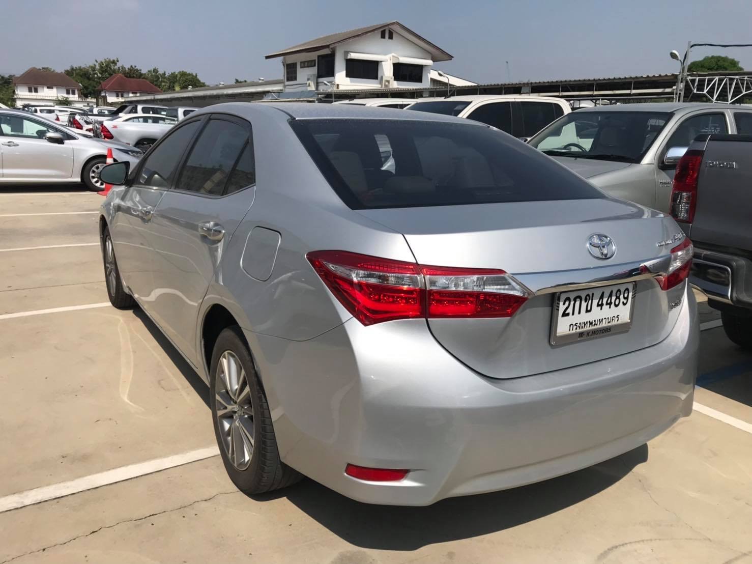 Toyota Corolla Altis โฉม 14-16 ปี 2014 สีเงิน (รูปที่ 10)